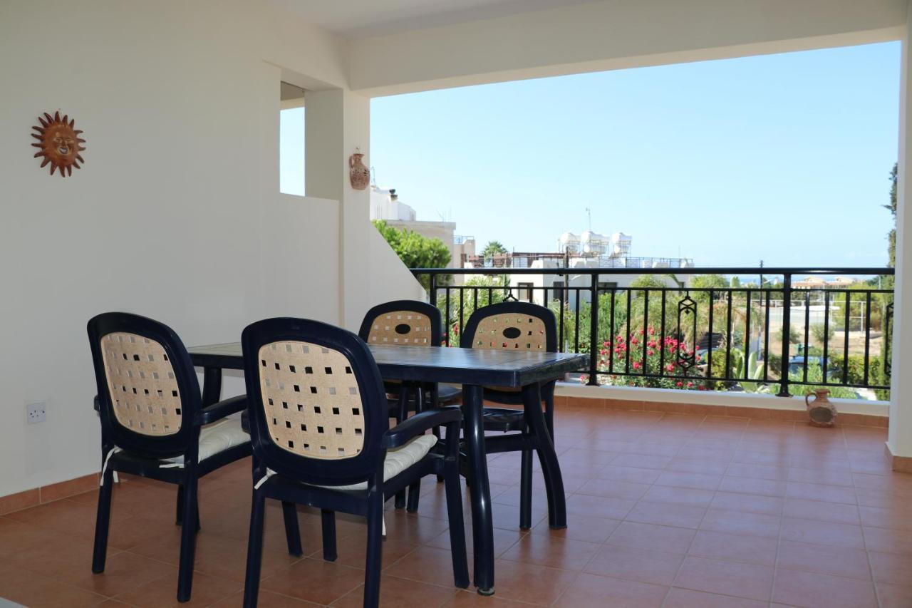 Sunset Apartment With Pool & 10 Mins To Venus Beach Paphos Exterior foto