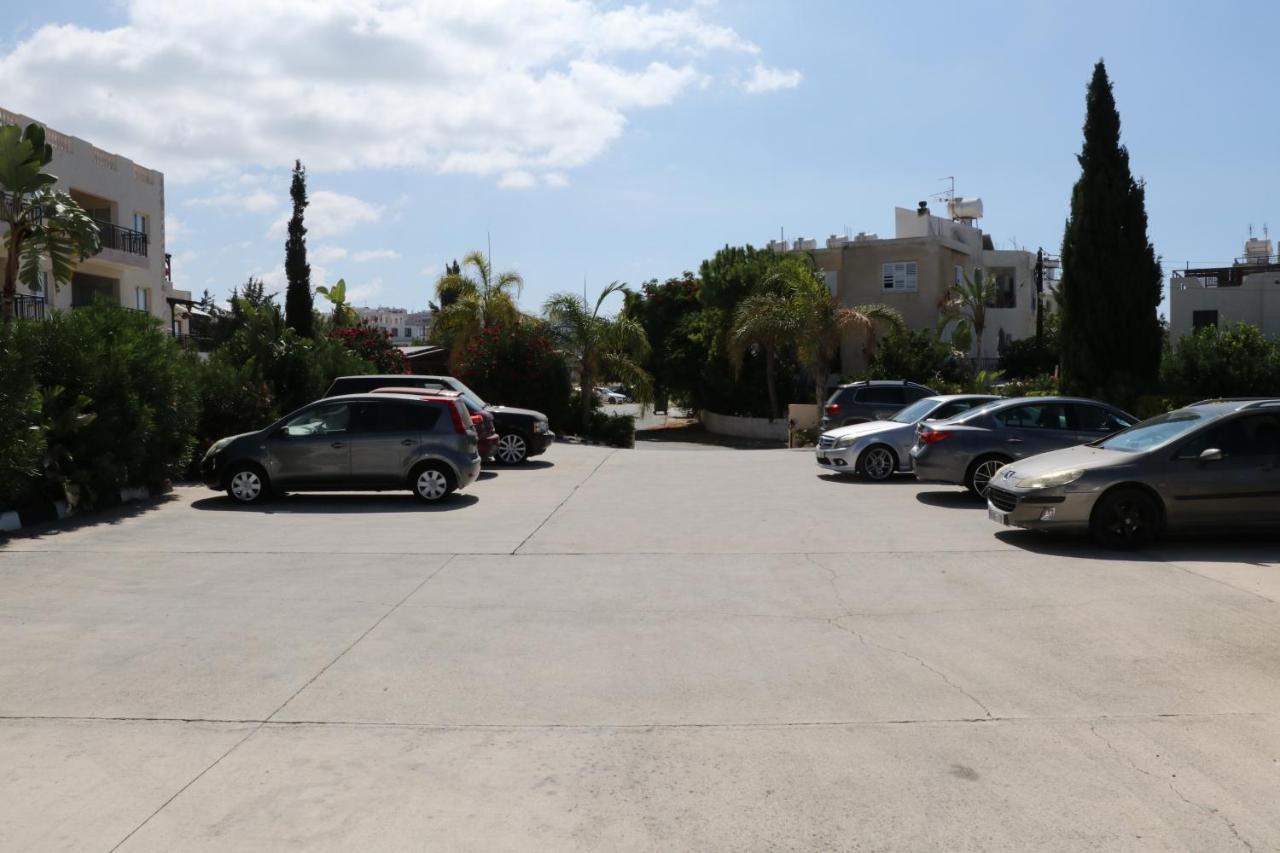 Sunset Apartment With Pool & 10 Mins To Venus Beach Paphos Exterior foto